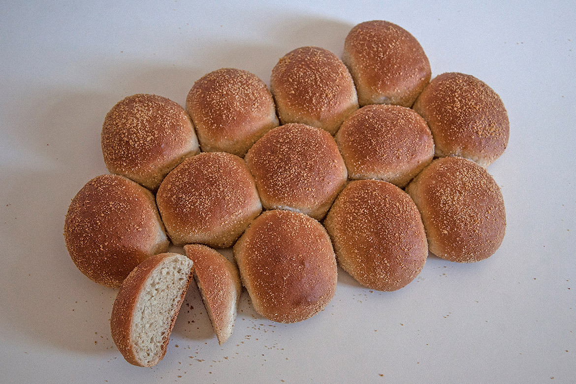 Pandesal (Philippinisches Brötchen)